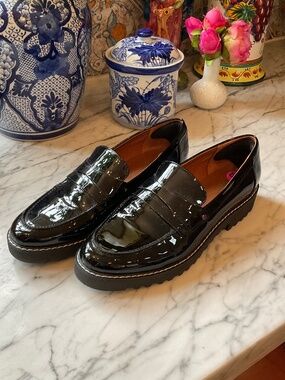 Franco Sarto black patent leather women’s loafers, 8.5 medium new, never worn